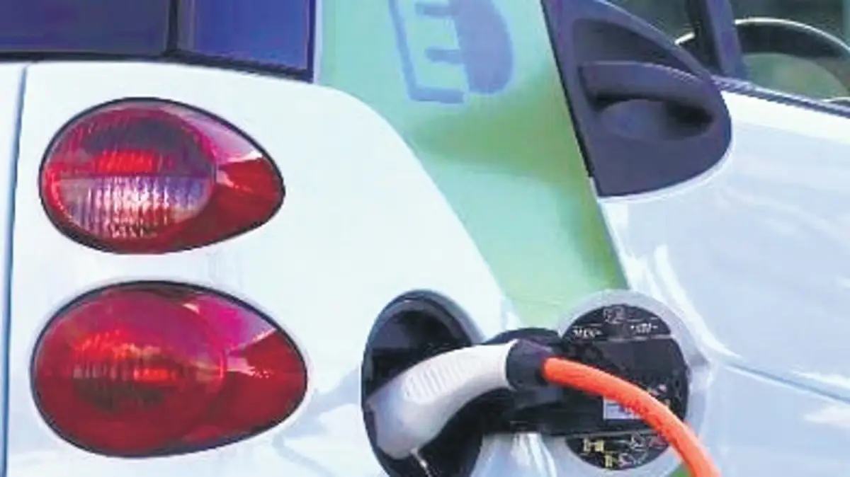 KIA ನಲ್ಲಿರುವ BESCOM EV ಚಾರ್ಜಿಂಗ್ ಸ್ಟೇಷನ್ನಲ್ಲಿ ವಿದ್ಯುತ್ ಸಂಗ್ರಹಕ್ಕೆ ಬಳಸಲ್ಪಟ್ಟ ಬ್ಯಾಟರಿಗಳ ಉಪಯೋಗ!